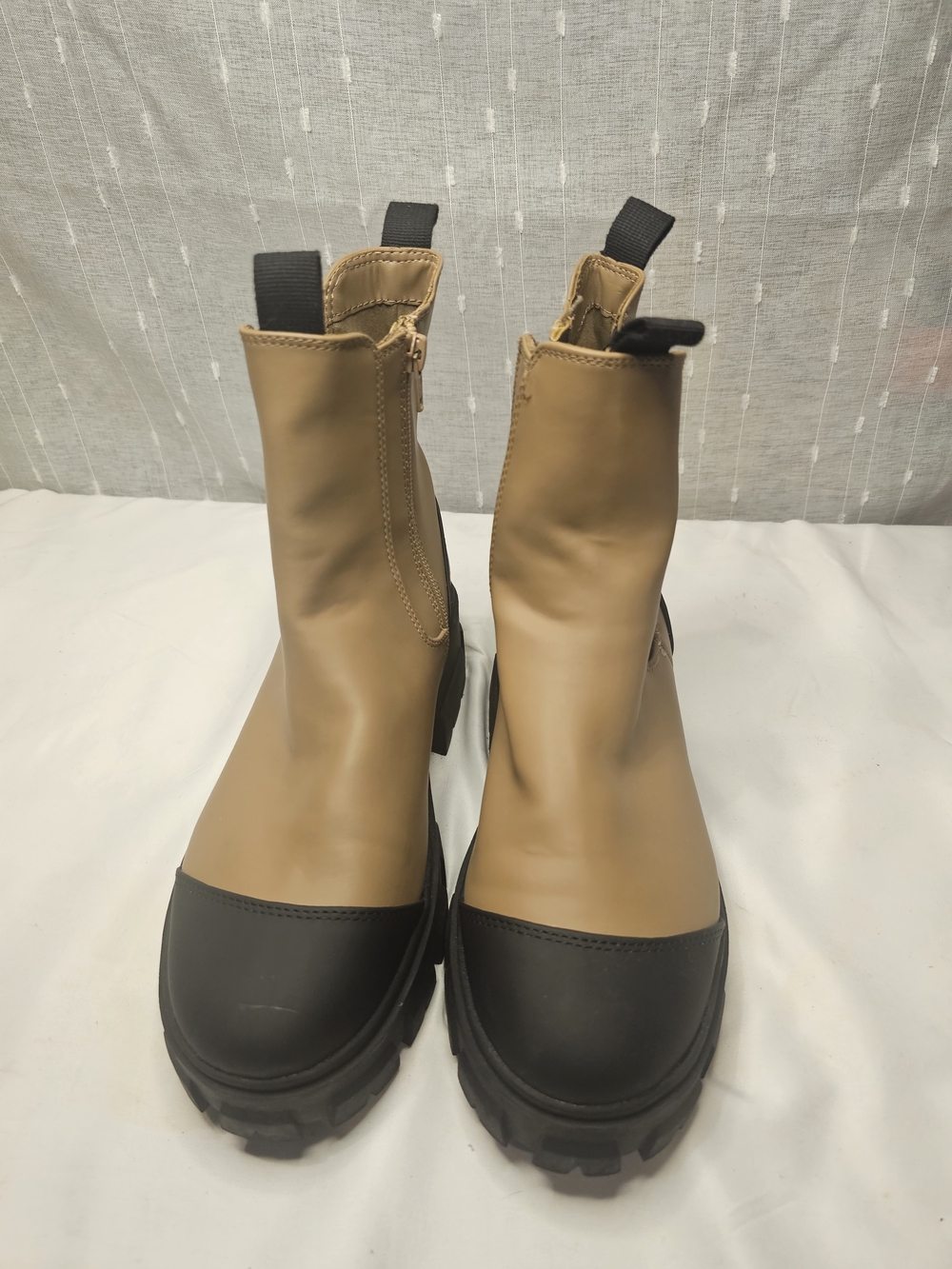 A New Day Women’s Two-Tone Chunky Chelsea Boots - Tan/Black